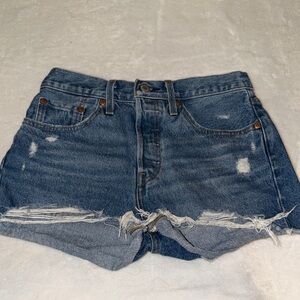 Women’s Levi’s Premium Jean shorts, size W27